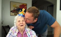 Felicitări pentru aniversarea a 70 de ani a unei femei bunici